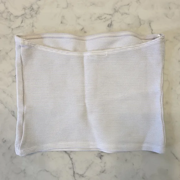 Dynamite White Ribbed Crop Top - Picture 2 of 2